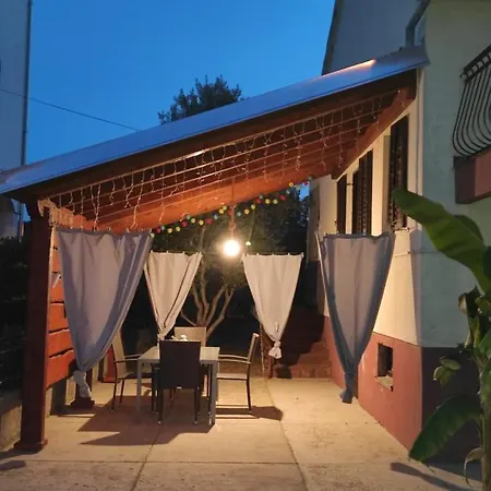 Apartments Maya Biograd Na Moru Exterior photo